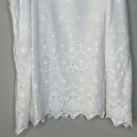 Old Navy Eyelet Ruffle Sleeve Tank Top in White Size Large - Picture 3 of 9